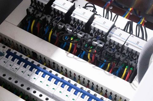 Montaje de cuadro eléctrico
